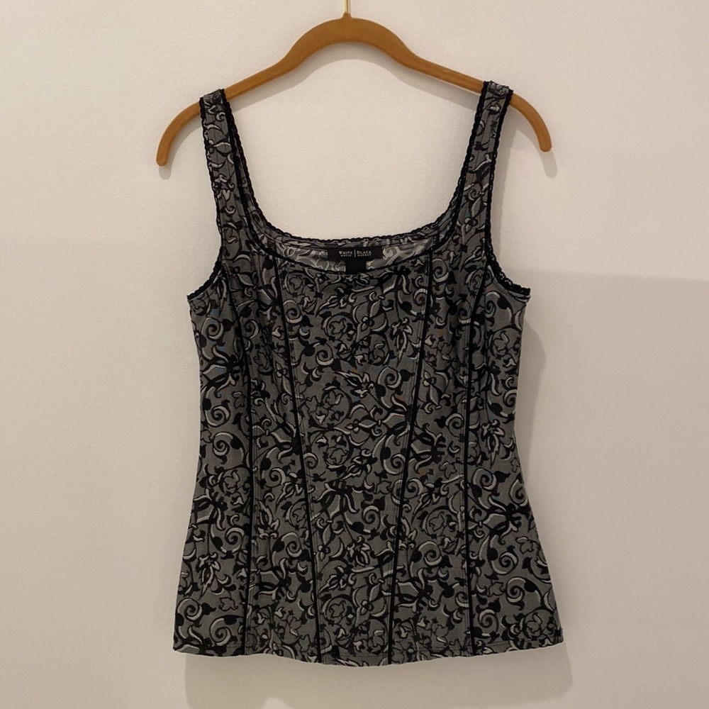 NWT White House Black Market Floral Bodice Tank with Lace Detailing. Size M.